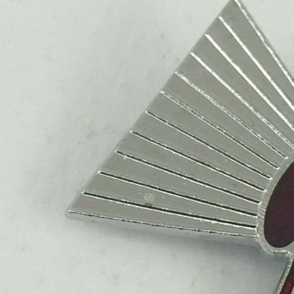 Vintage Air Canada Glasgow 1985 Silver Broom World Curling Championship Pin - Picture 3 of 12